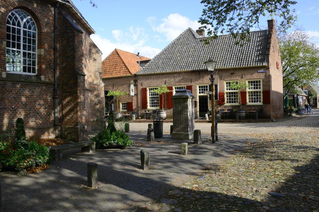 Herberg De Gouden Leeuw Bronkhorst Exterior photo