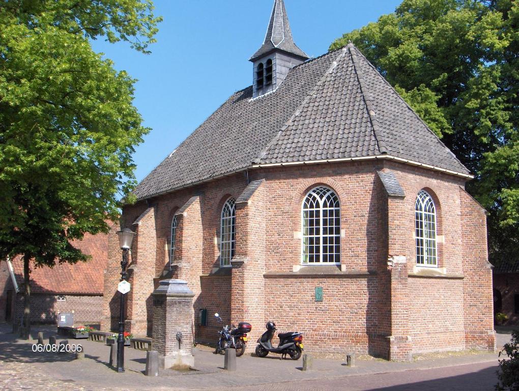 Herberg De Gouden Leeuw Bronkhorst Exterior photo