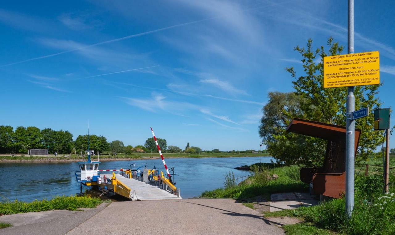 Herberg De Gouden Leeuw Bronkhorst Exterior photo