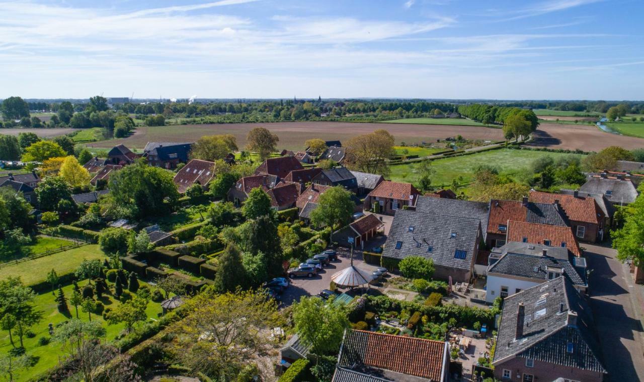 Herberg De Gouden Leeuw Bronkhorst Exterior photo