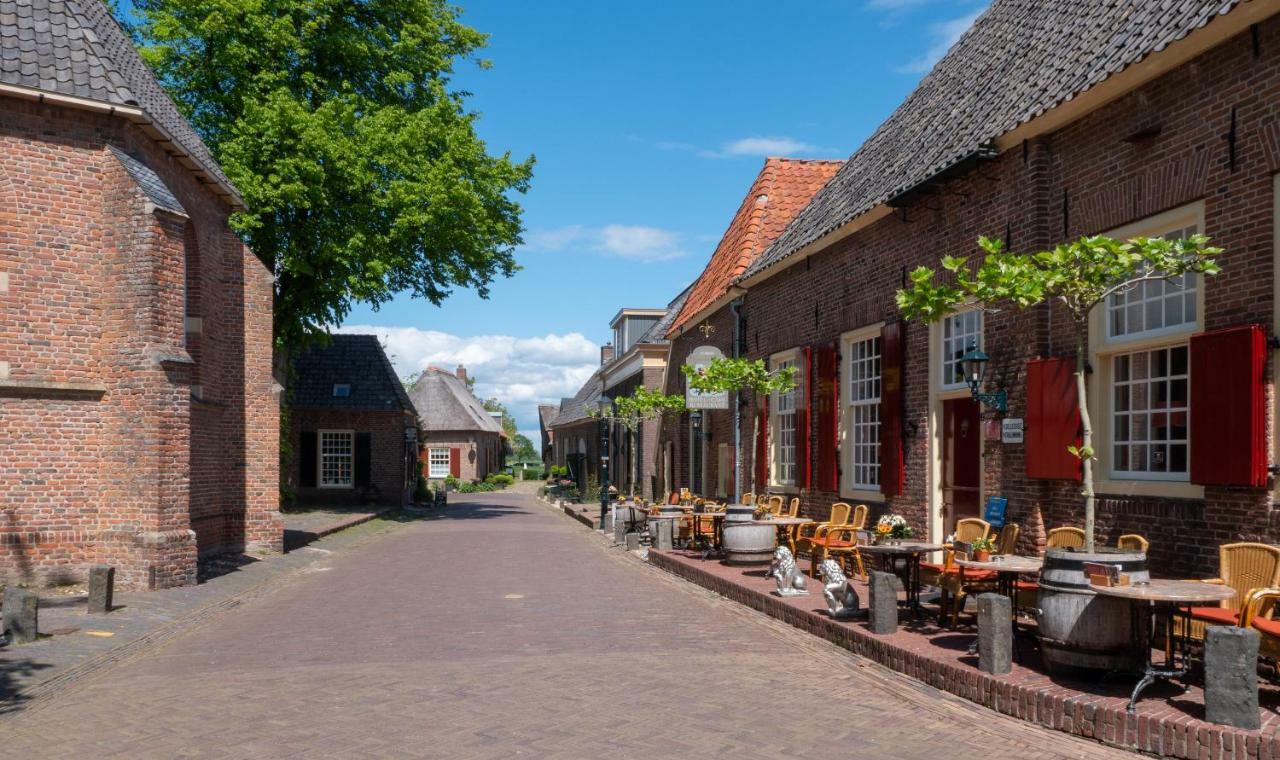 Herberg De Gouden Leeuw Bronkhorst Exterior photo